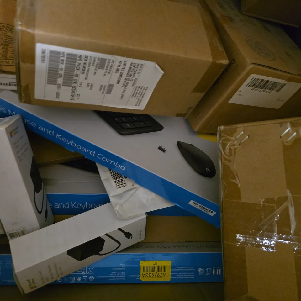 BOX OF APPROXIMATELY 15 ASSORTED ITEMS TO INCLUDE HP 230 WIRELESS KEYBOARD & MOUSE COMBO, MICROSOFT SURFACE 18W USB-C POWER SUPPLY, ETC - COLLECTION ONLY