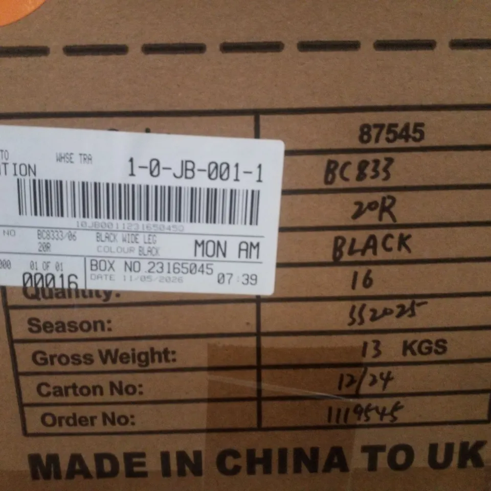 BOX CONTAINING APPROXIMATELY 16 BRAND NEW SIMPLY BE BLACK LYOCELL PLEAT DETAIL WIDE LEG JEANS - SIZE 20R