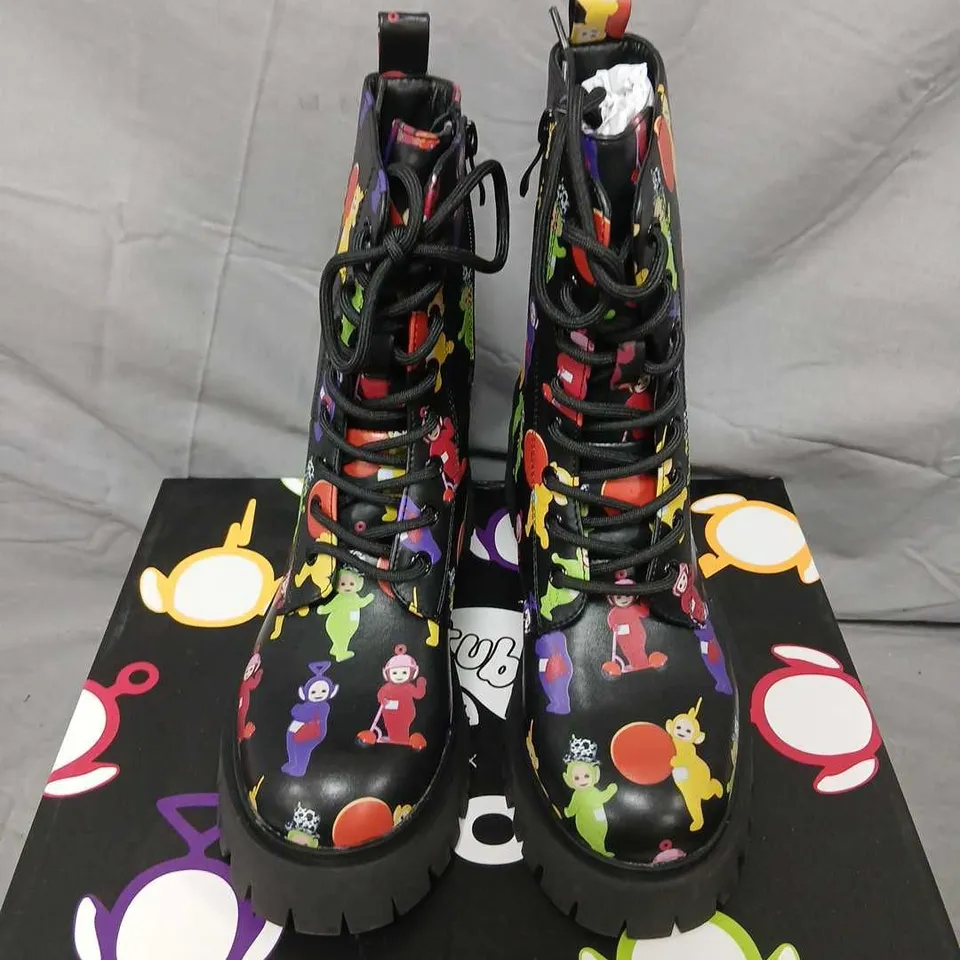 KOI X TELETUBBIES SUPERDOME MILITARY BOOTS – BLACK MULTI, UK3