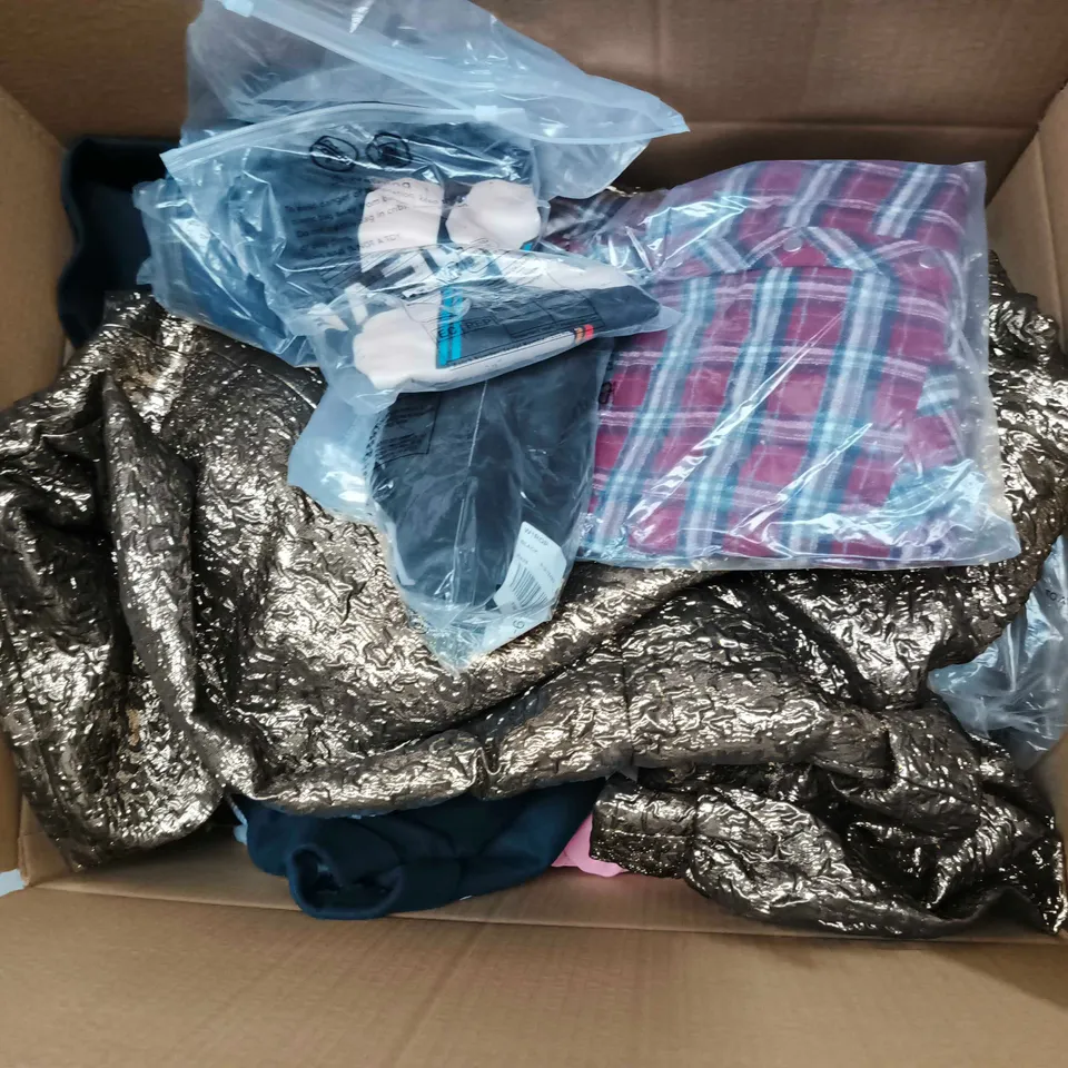 APPROXIMATELY 25 ASSORTED CLOTHING ITEMS IN VARIOUS SIZES, STYLES & COLOURS TO INCLUDE BRANDS SUCH AS ASOS, YOURS, VERY, ETC - COLLECTION ONLY