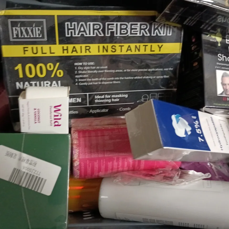 APPROXIMATELY 15 ASSORTED COSMETIC ITEMS TO INCLUDE GARNIER, PANTENE, ETC - COLLECTION ONLY