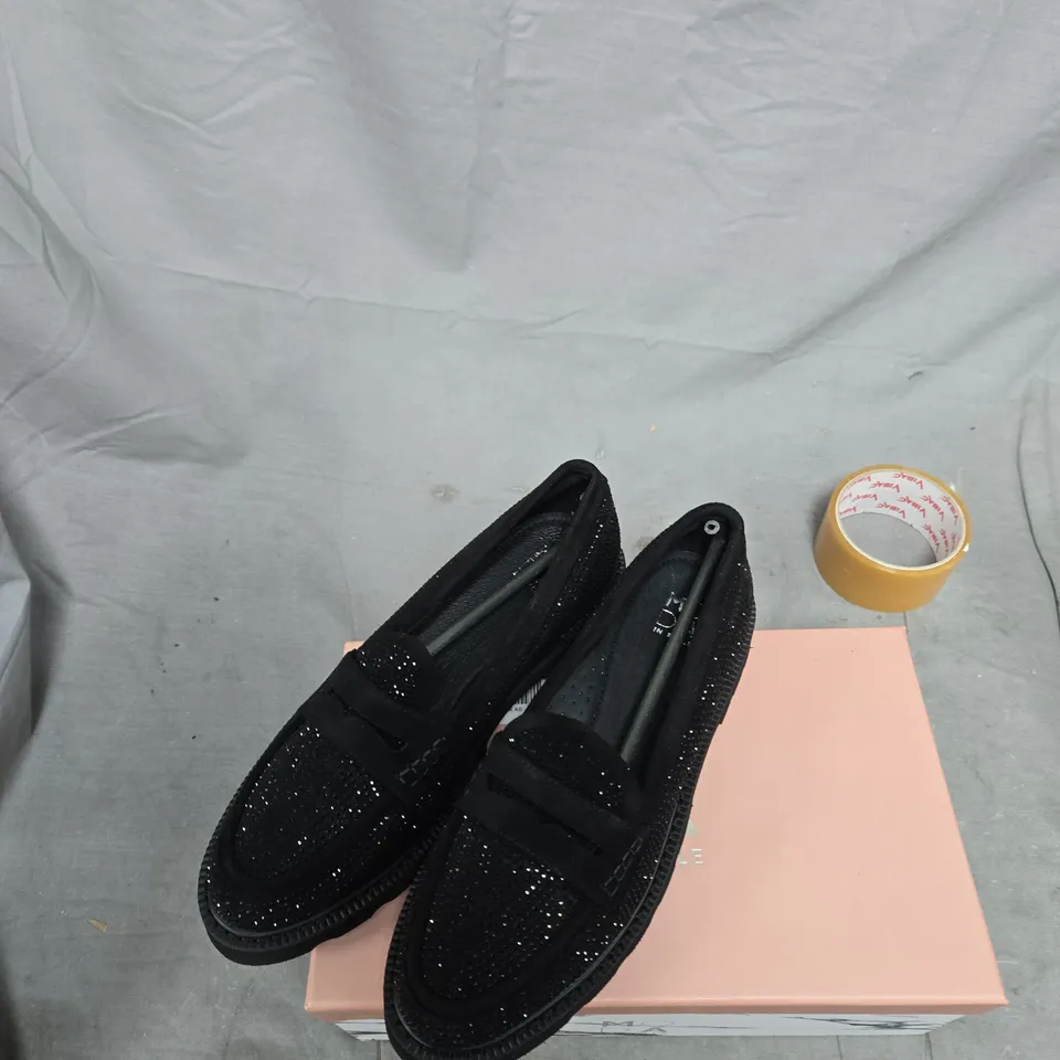 MODA IN PELLE BLACK GLITTER SLIP-ON LOAFERS – WOMEN’S UK 7