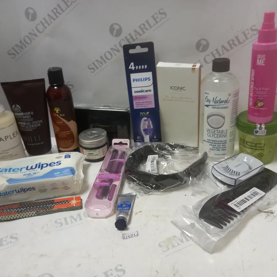 LOT OF BEAUTY PRODUCTS TO INCLUDE OLAPLEX BOND MAINTENANCE SHAMPOO, ETC