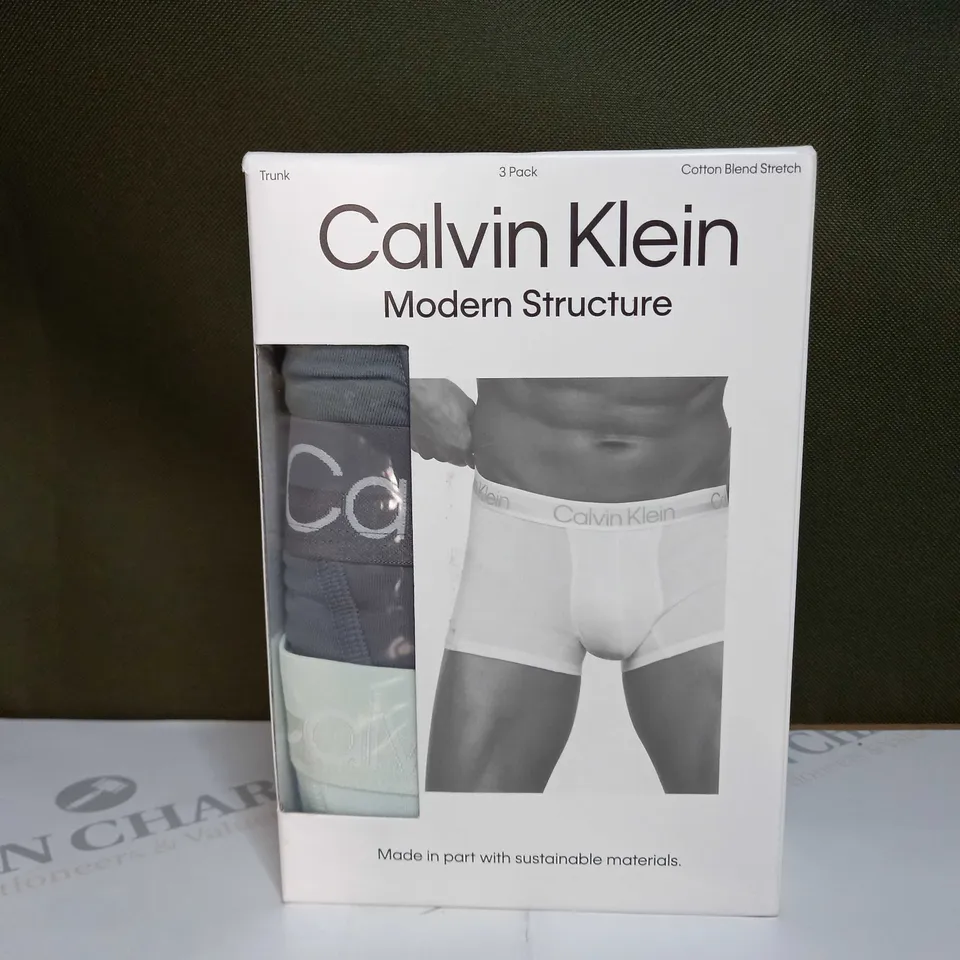 BOXED CALVIN KLEIN MODERN STRUCTURE 3 PACK OF STRETCH TRUNKS - LARGE
