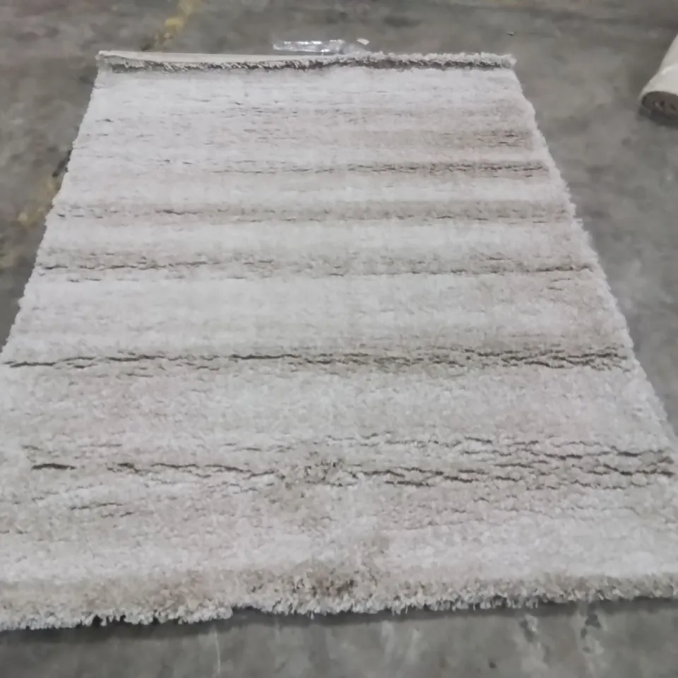 QUALITY DESIGNER AREA RUG - APPROXIMATELY 230X170CM