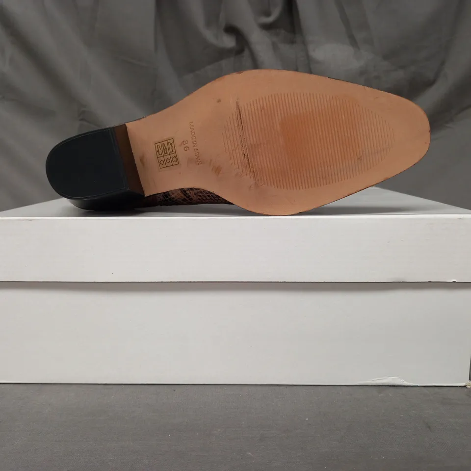 BOXED PAIR OF SOLEA FARES LEATHER ANKLE BOOTS IN TAUPE EU SIZE 36