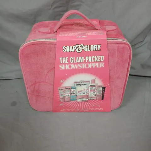 SOAP & GLORY THE GLAM-PACKED SHOWSTOPPER GIFT SET IN PINK WASH BAG