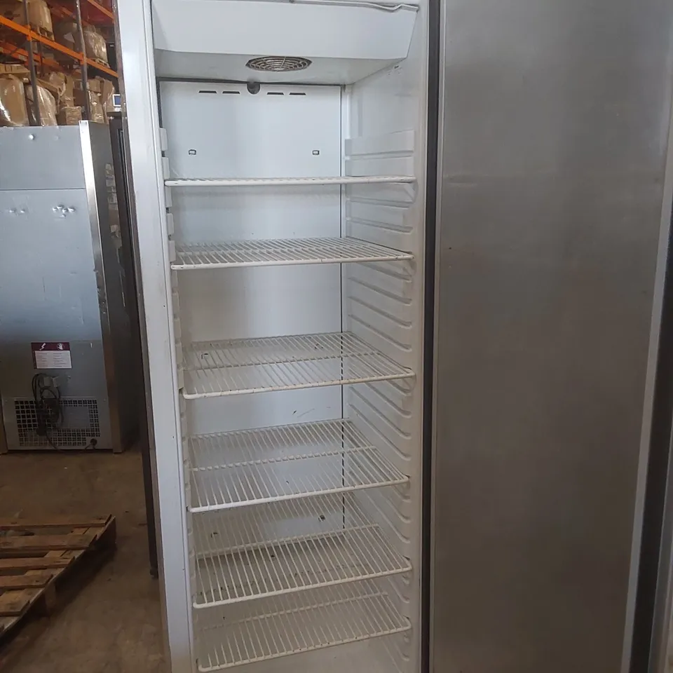 GRAM K 410 LG C 6W COMMERCIAL UPRIGHT REFRIGERATOR