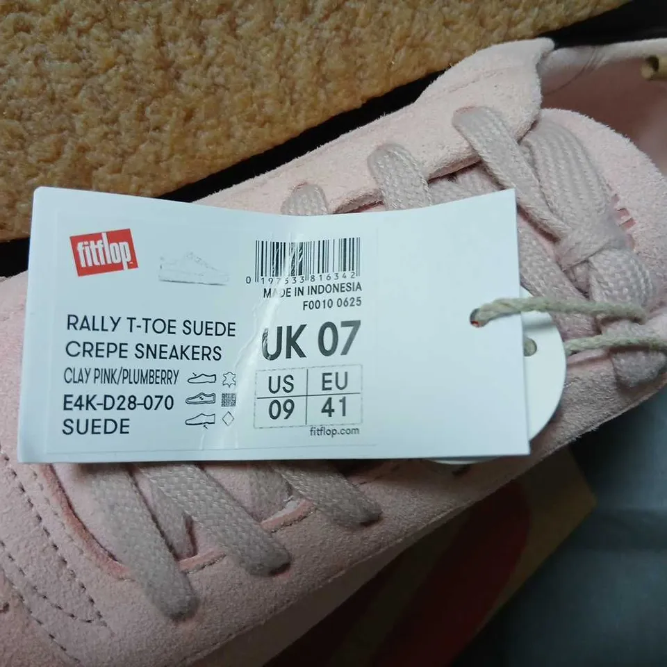 FITFLOP RALLY T-TOE SUEDE CREPE SNEAKERS - CLAY PINK/PLUMBERRY, UK 7