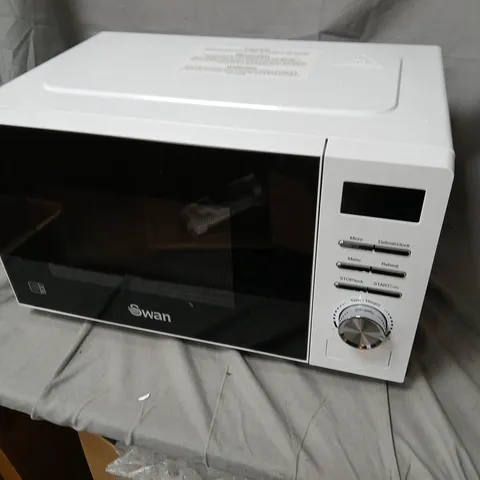 SWAN MICROWAVE OVEN 700W – WHITE