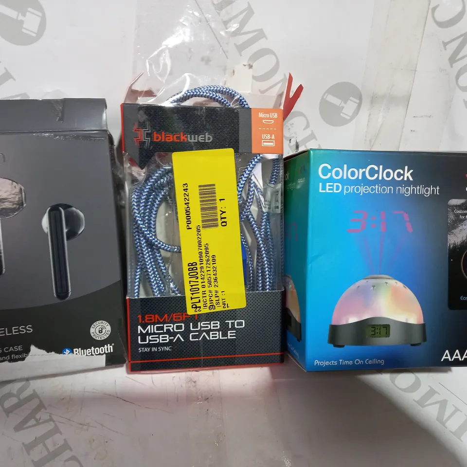 LOT OF APPROXIMATELY 20 ASSORTED HOUSEHOLD ITEMS TO INCLUDE ASDA TECH TRUE WIRELESS EARBUDS, BLACKWEB MICRO USB TO USB-A CABLE, AURA LED COLOR CLOCK LED PROJECTION NIGHTLIGHT, ETC