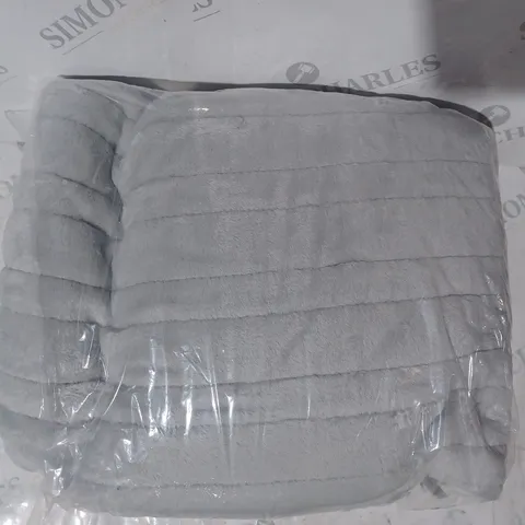 BOXED COZEE HOME HEATED BLANKET IN LIGHT GREY