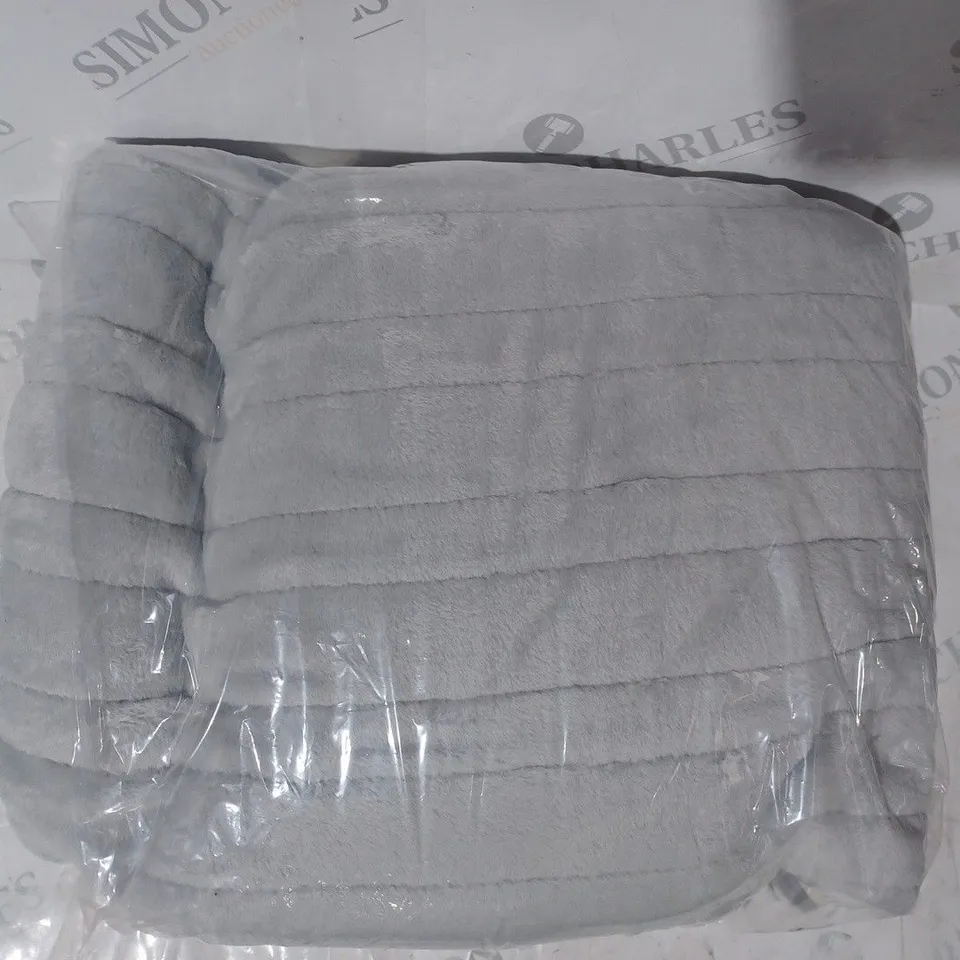BOXED COZEE HOME HEATED BLANKET IN LIGHT GREY