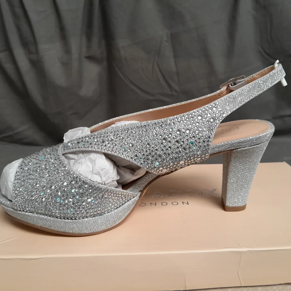 BOXED PAIR OF PARADOX NOELLA WIDE FIT HEELS SIZE EU 38