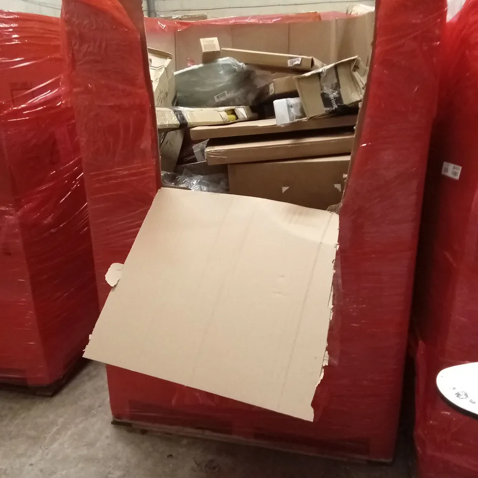 PALLET OF ASSORTED HOUSEHOLD GOODS AND PRODUCTS TO INCLUDE; BLIND, KIDS TRICYCLE, CAT LITTER BOX, TOILET SEATS ETC