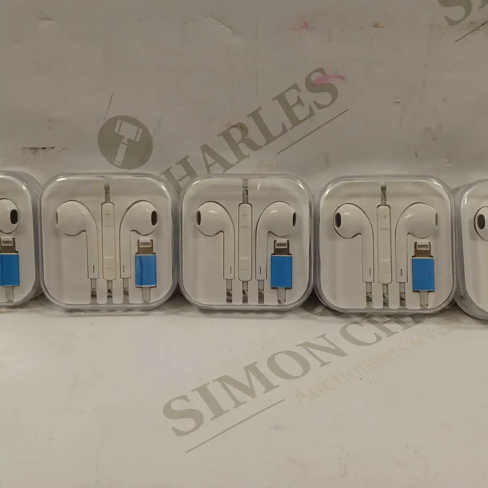 LOT TO CONTAIN 5 X UNBRANDED WIRED EARPHONES - WHITE 