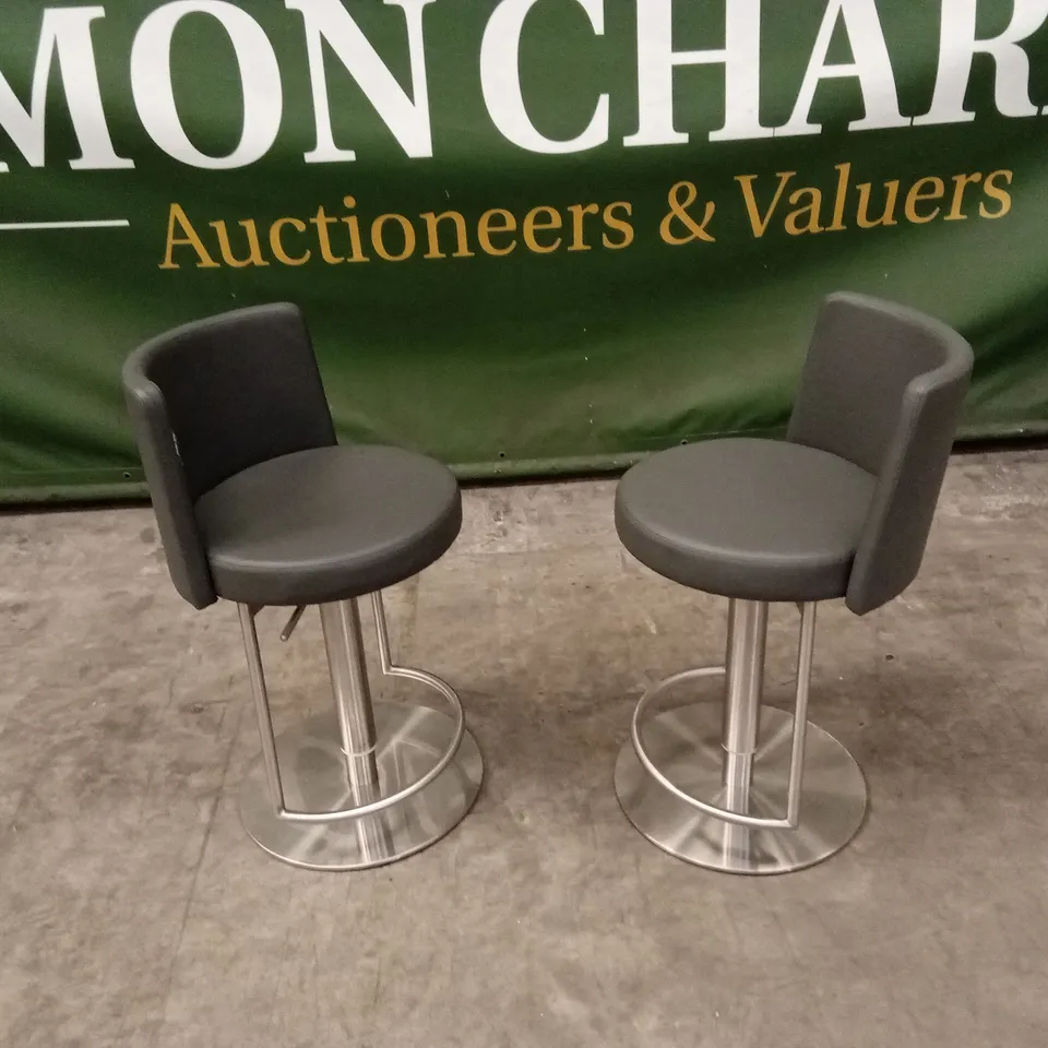 SET OF 2 QUALITY DESIGNER MONZA GAS-LIFT BARSTOOLS, GREY PU LEATHER
