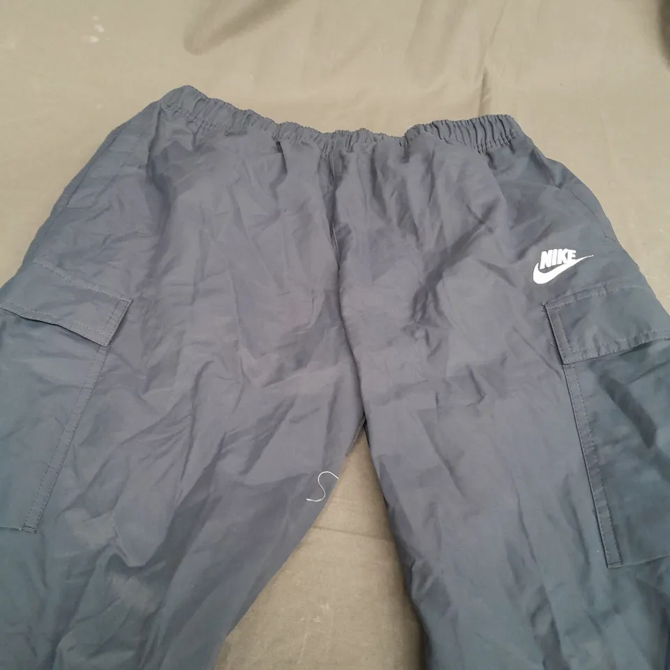 NIKE PLAYERS PANT THUNDER IN BLUE - MEDIUM