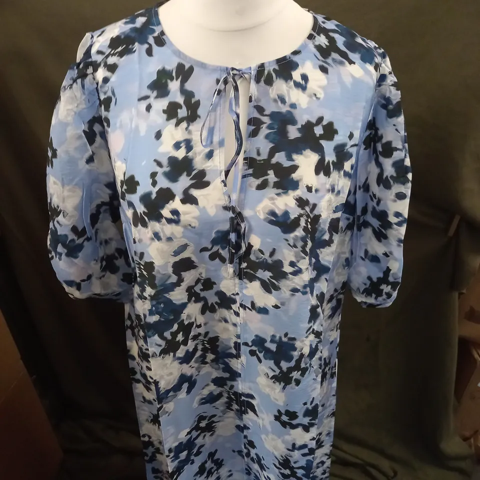 WOMENS OCCASSIONAL FLORAL DRESS SIZE 40