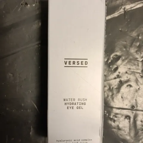 VERSED WATER RUSH HYDRATING EYE GEL - 15ML 
