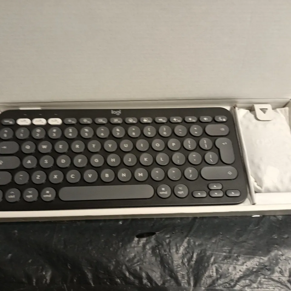 LOGITECH PEBBLE 2 COMBO FOR MAC – WIRELESS KEYBOARD & MOUSE (BOXED)