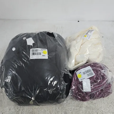APPROXIMATELY 12 ASSORTED CLOTHING ITEMS IN VARIOUS SIZES, COLOURS & STYLES TO INCLUDE BRANDS SUCH AS NINA LEONARD, CENTIGRADE, WYNNE LAYERS, ETC - COLLECTION ONLY