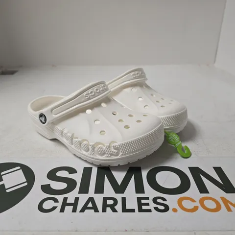 CROCS BAYA WHITE UK M3 W4 UNBOXED
