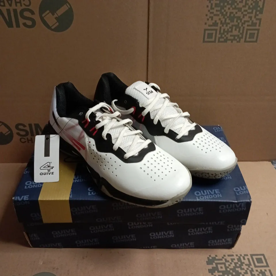 BOXED PAIR OF QUIVE SEGA RP24 BADMINTON/SQUASH COURT TRAINERS - 8