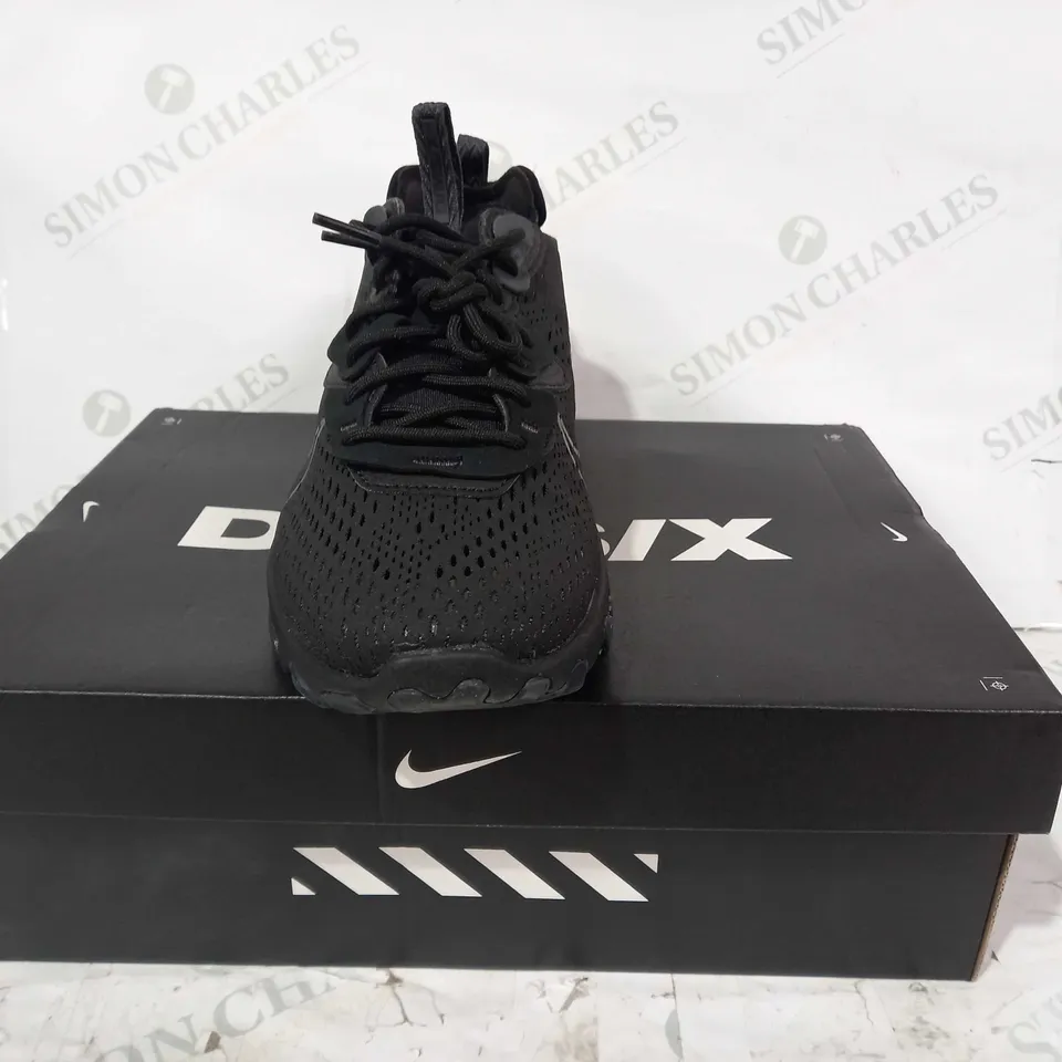 BOXED PAIR OF NIKE D/MS/X SHOES IN BLACK UK SIZE 8.5