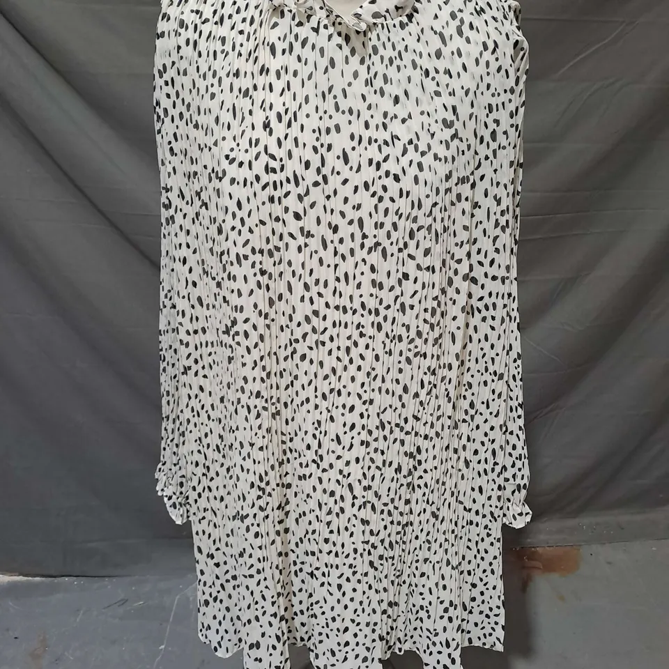 RIVER ISLAND SHIFT DRESS IN CREAM POLKA SIZE 14