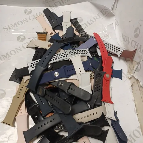 APPROXIMATELY 30 ASSORTED LOOSE SMART WATCH STRAPS IN VARIOUS DESIGNS & SIZES