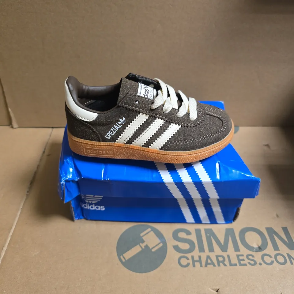ADIDAS HANDBALL SPEZIAL CHILDREN’S SHOES – BLACK/GREY WITH WHITE STRIPES, UK 8.5