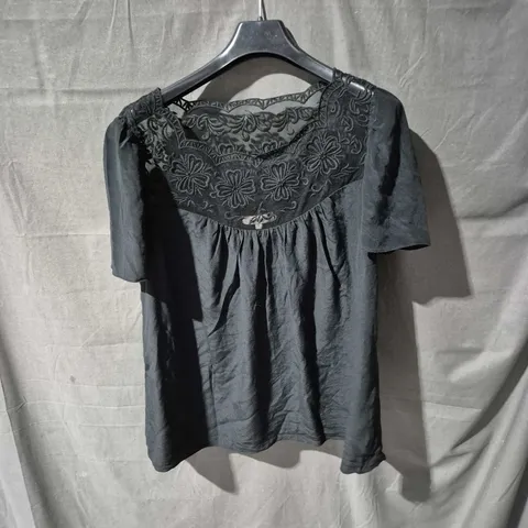 SOMERSET BY ALICE TEMPERLEY BLACK LACE YOKE BLOUSE β UK 12