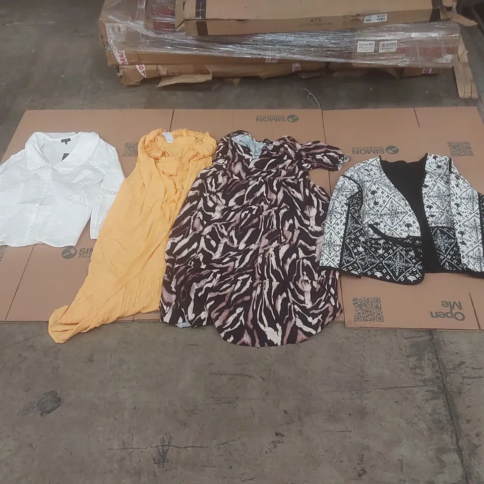 PALLET CONTAINING APPROXIMATELY 300X BRAND NEW ASSORTED DESIGNER CLOTHING ITEMS INCLUDING: JD WILLIAMS DRESSES, TOPS, JEANS ECT