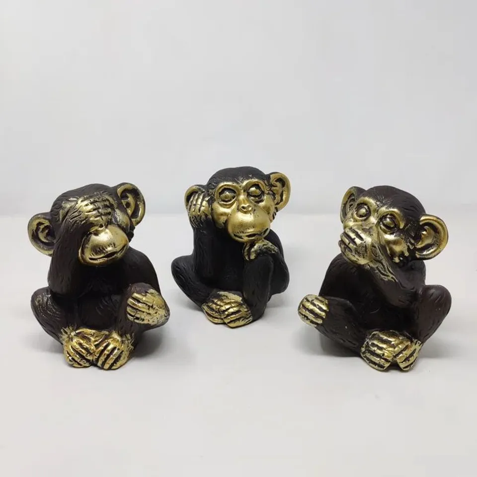 BOXED AKEAM MONKEY 3 PIECE FIGURINE SET