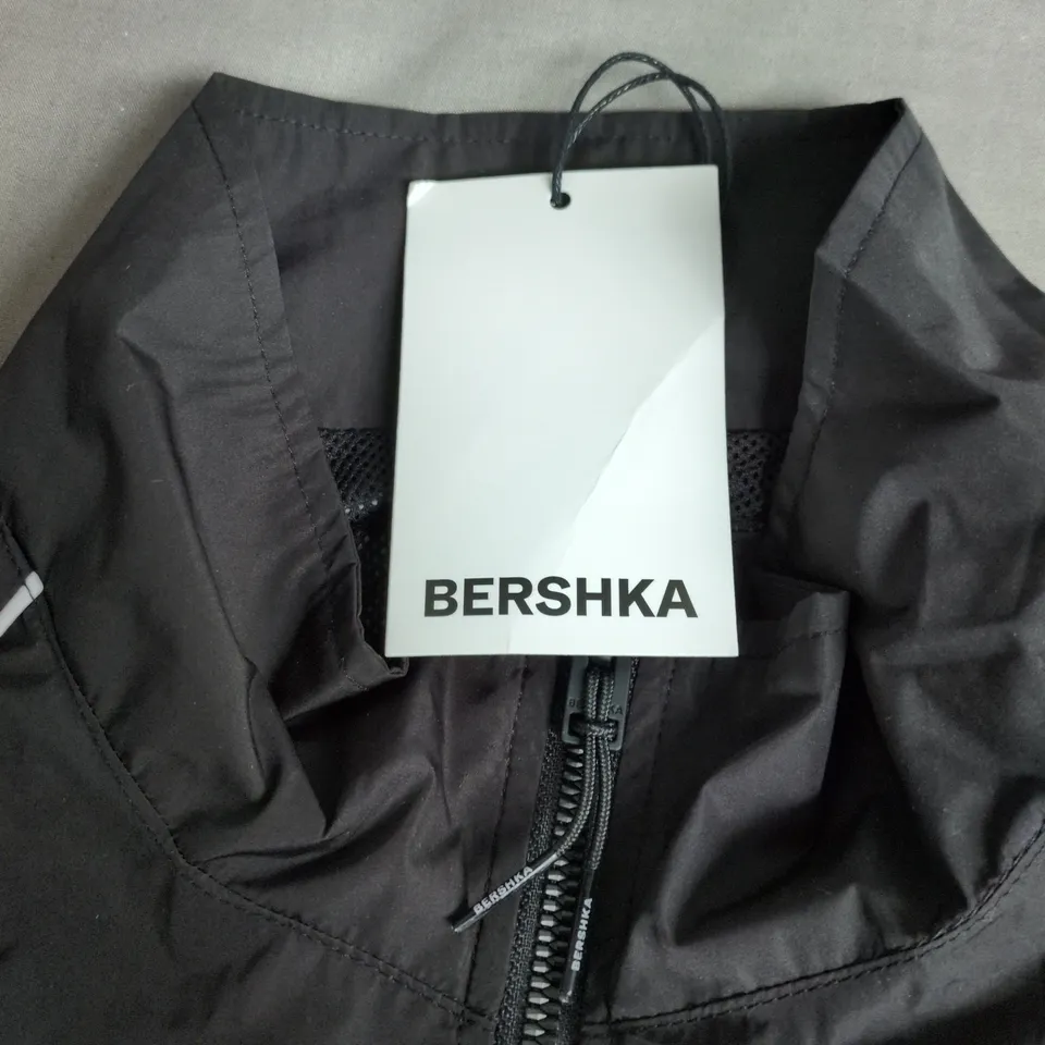 BERSHKA BLACK ZIP-UP JACKET WITH WHITE PIPING - SIZE L