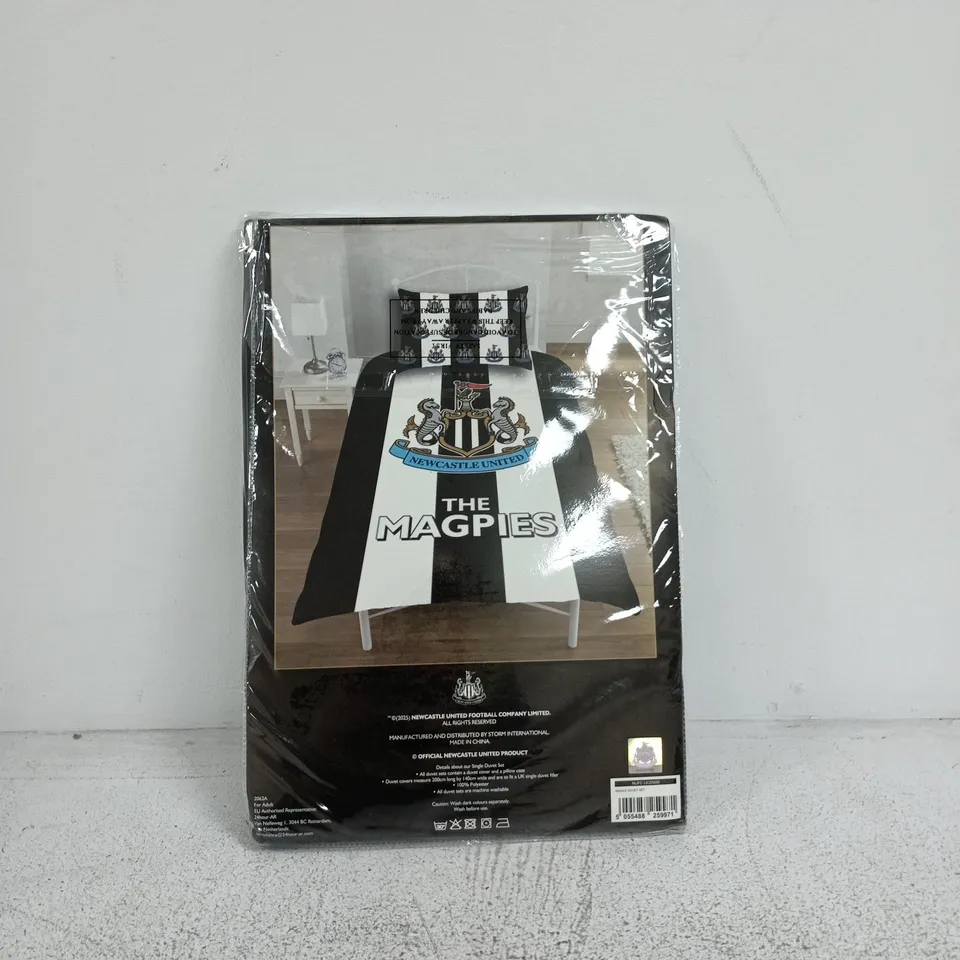 NEWCASTLE UNITED OFFICIAL SINGLE DUVET SET "THE MAGPIES"
