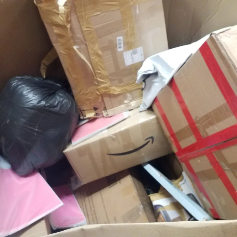 PALLET CONTAINING ASSORTED PRODUCTS INCLUDING CAT LITTER BOX, BABY CHANGING PAD, SLEEPING BAG, DANCING CHALLENGE PLAYMAT & ROLLER BLIND 