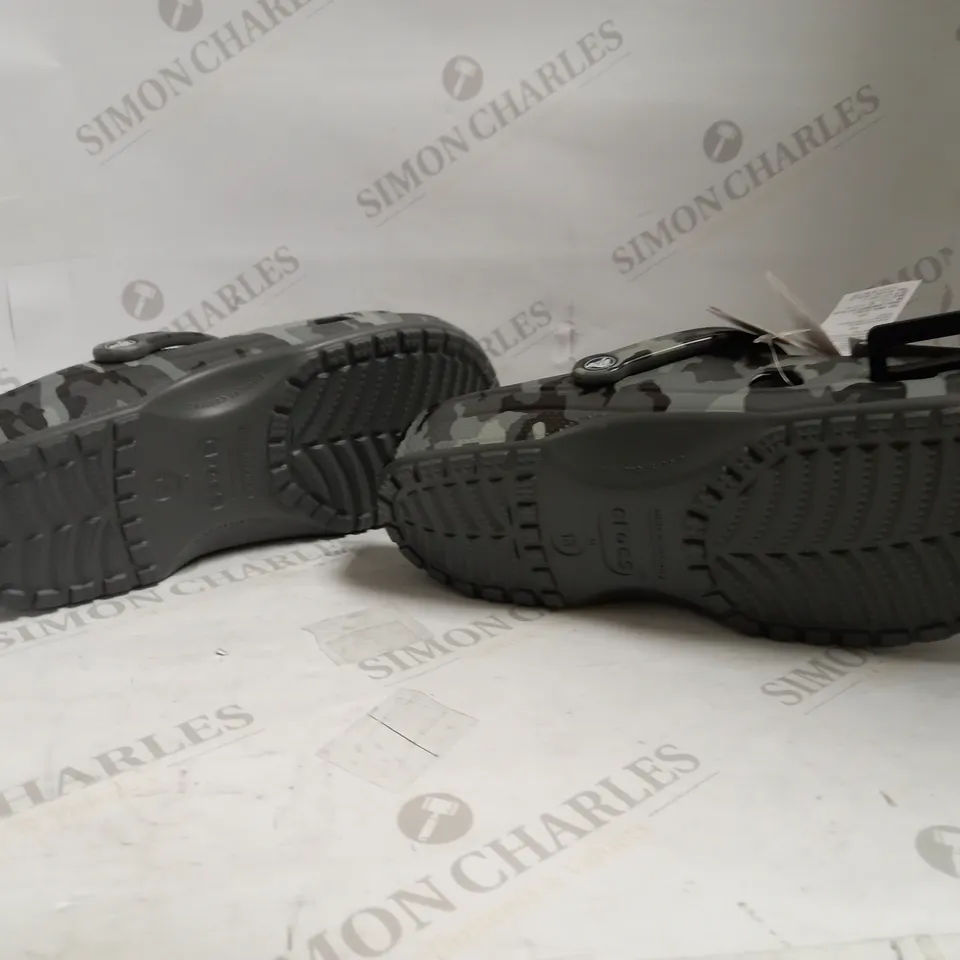 CLASSIC CROCS CAMO MENS 13 