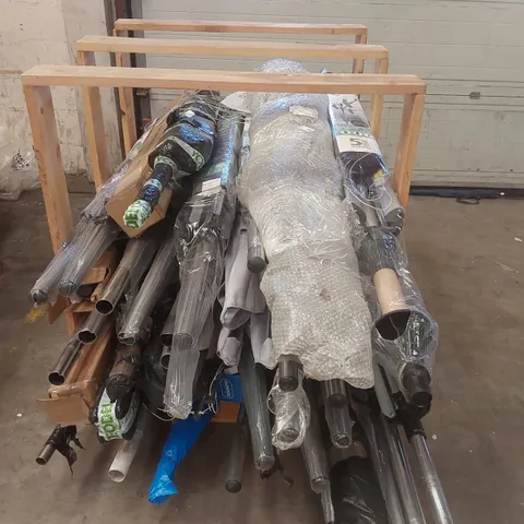 PALLET CONTAINING A LARGE QUANTITY OF CLOTHES DRYERS AND PARASOLS ECT