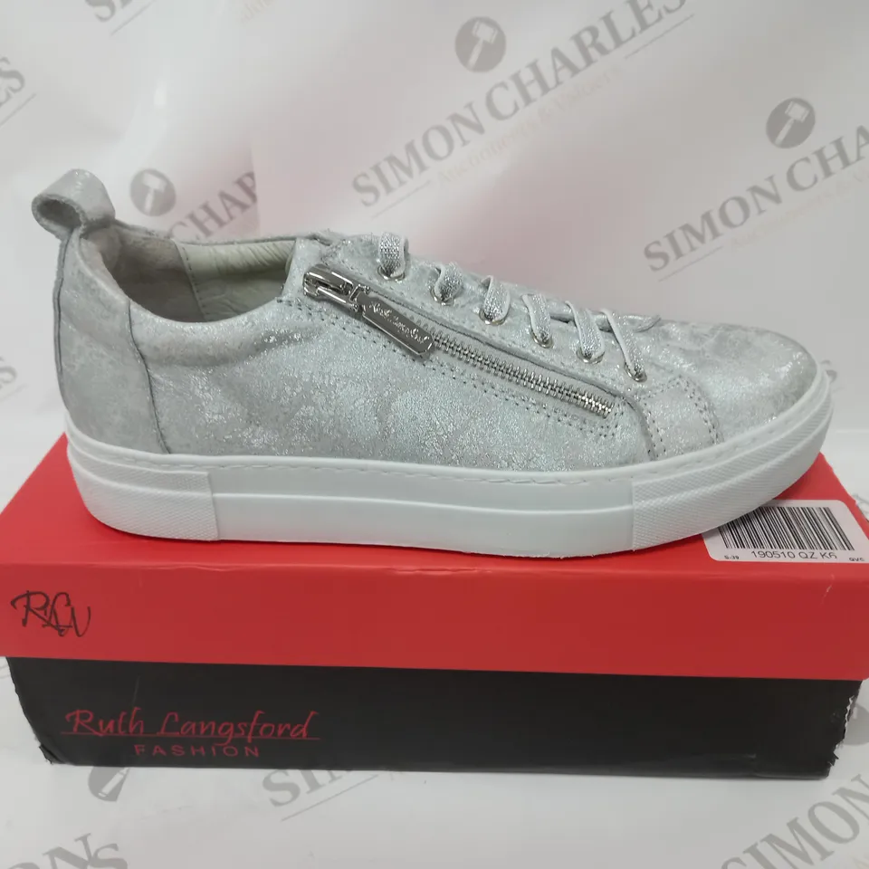 BOXED PAIR OF RUTH LANGSFORD ZIP DETAIL TRAINERS SILVER - SIZE 6