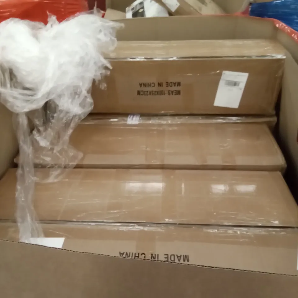 PALLET OF ASSORTED ARTIFICAL CHRISTMAS TREE