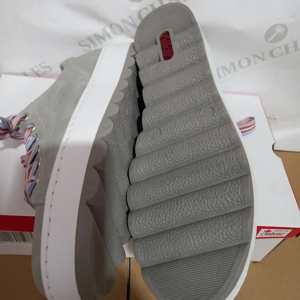 RIEKER GREY FLATFORM TRAINERS - SIZE 7.5