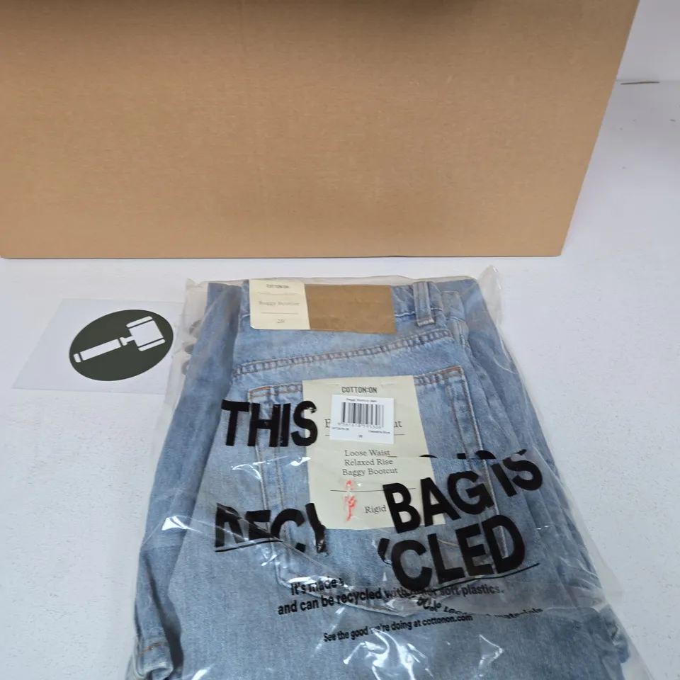 BOX OF APPROXIMATELY 15 ASSORTED CLOTHING ITEMS TO INCLUDE: DENIM SHORTS 