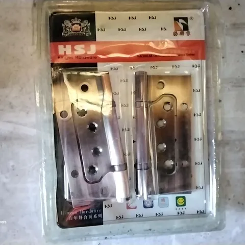 PALLET OF 8 C&M DOORS 198×75×4CM, 6 BOXED D.KER DOOR HANDLE SETS, 2 BOXES OF APPROXIMATLY 18 SEALED HSJ HINGES HARDWARE