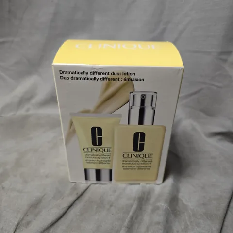 BOXED CLINIQUE DRAMATICALLY DIFFERENT DUO
