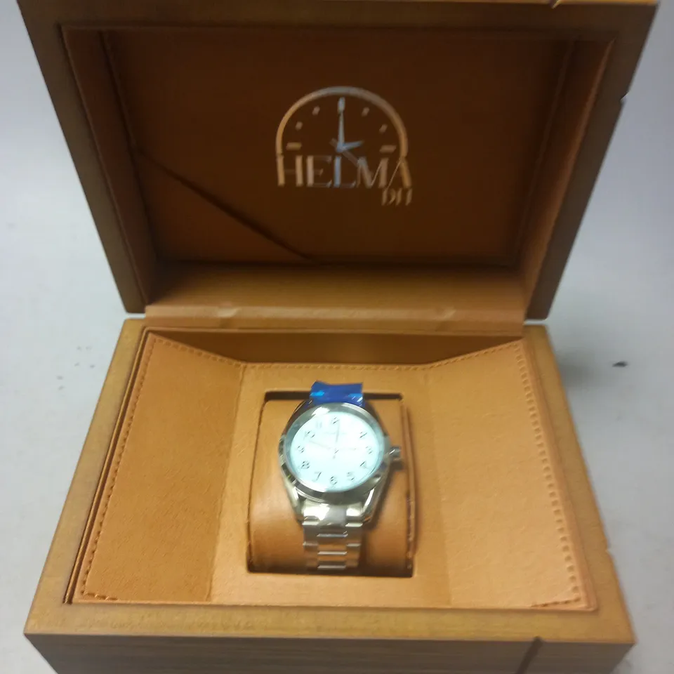HELMA DH STAINLESS STEEL WATCH IN WOODEN GIFT BOX