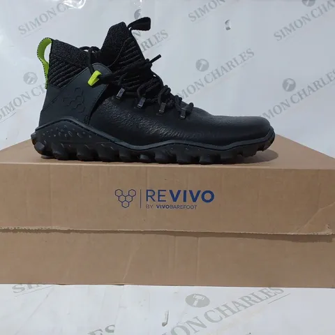 BOXED PAIR OF REVIVO BY VIVO BAREFOOT MAGNA FOREST SHOES IN OBSIDIAN/LIME EU SIZE 40