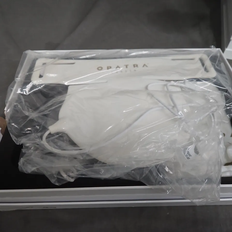 OPATRA LONDON NECOLLAGE LIGHT THERAPY FOR NECK & DÉCOLLETAGE – BOXED