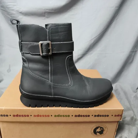 BOXED PAIR OF ADESSO WOMEN'S BLACK LEATHER ANKLE BOOTS WITH BUCKLE – SIZE 40
